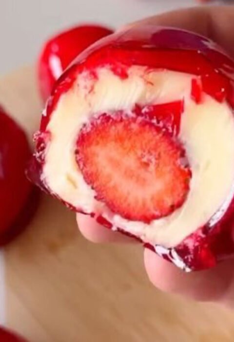 Quanto custa o morango do amor, Quanto tempo para fazer a calda do morango do amor? O que é morango do amor meme? 'Morango do Amor' causa fraturas dentárias e dentistas alertam: 'Bomba de açúcar'